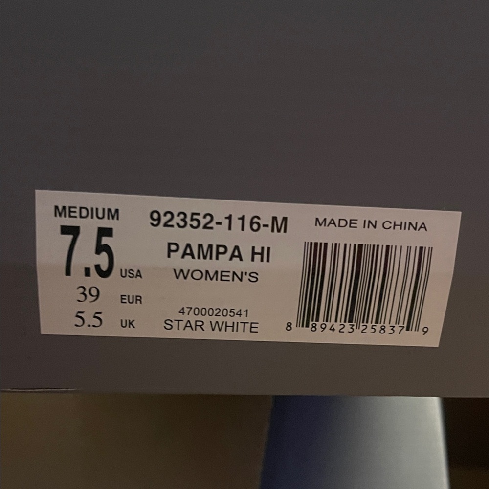 Palladium Pampa Hi Bootie in Star White 7.5 M - Picture 2 of 4